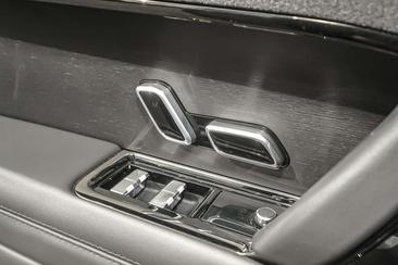Land Rover Range Rover Sport P550e — photo 17