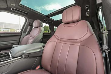 Land Rover Range Rover Sport P550e — photo 18