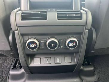 Land Rover Defender 110 D250 — photo 18