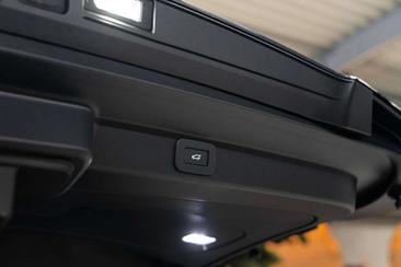 Land Rover Range Rover Sport P550e — photo 49