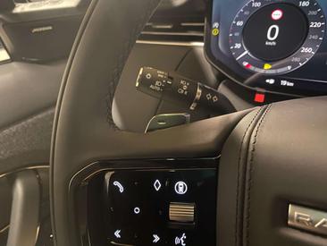 Land Rover Range Rover Sport D250 — photo 34