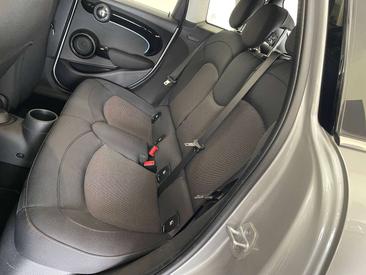 Mini 5 Portes Berline Cooper C — photo 9