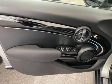 Mini 5 Portes Berline Cooper C — photo 11