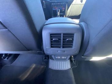 Volkswagen T-Roc 1.5 TSI — photo 11