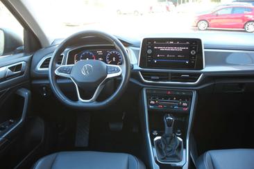 Volkswagen T-Roc 1.5 TSI — photo 9