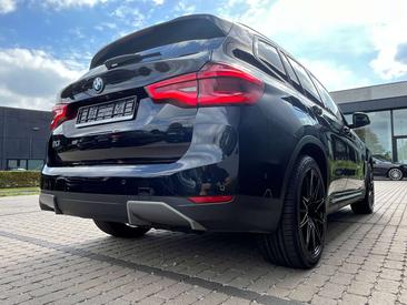 BMW iX3 — photo 7