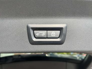 BMW iX3 — photo 17