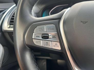 BMW iX3 — photo 25