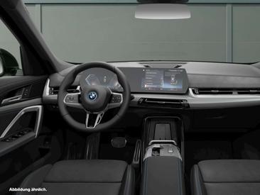BMW IX1 XDrive30 — photo 3