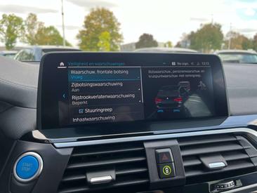 BMW iX3 — photo 37