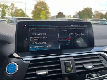 BMW iX3 — photo 38