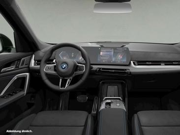 BMW IX1 XDrive30 — photo 4