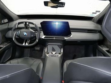 BMW iX3 50 XDrive — photo 4