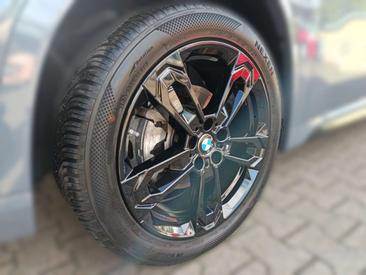 BMW IX1 EDrive20 — photo 8