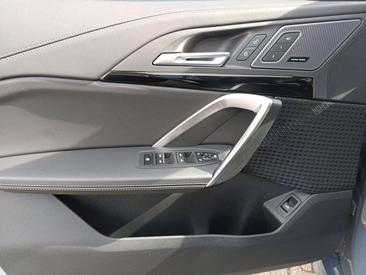 BMW IX1 EDrive20 — photo 15