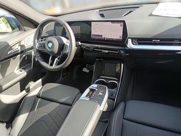 BMW IX1 EDrive20 — photo 21