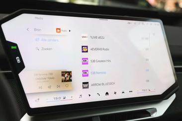 BMW iX3 40 — photo 21