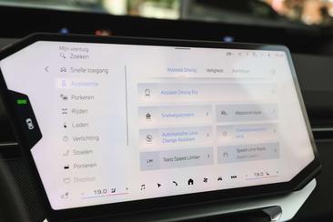 BMW iX3 40 — photo 25