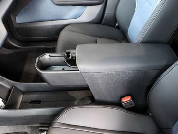 Volvo EX30 Single Motor Extended Range — photo 10