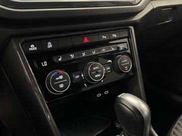 Volkswagen T-Roc 1.5 ETSI — photo 14