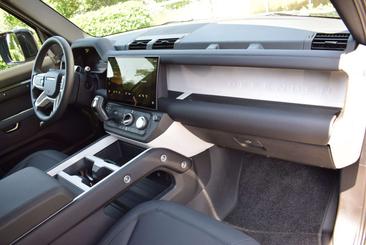 Land Rover Defender 110 D250 — photo 14