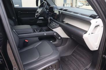 Land Rover Defender 110 P400e — photo 4