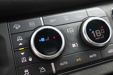 Land Rover Defender 110 P400e — photo 10