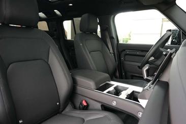 Land Rover Defender 110 D250 — photo 6