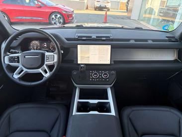 Land Rover Defender 110 D250 — photo 4