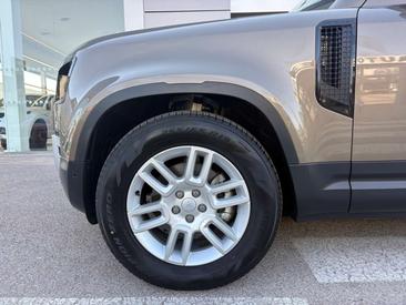 Land Rover Defender 110 D250 — photo 9