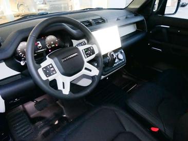 Land Rover Defender 110 D250 — photo 4