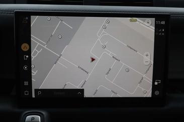 Land Rover Defender 110 P400e — photo 35