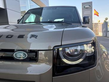 Land Rover Defender 110 D250 — photo 11
