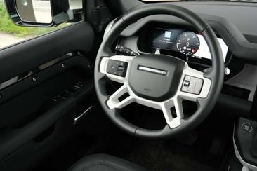 Land Rover Defender 110 D250 — photo 15