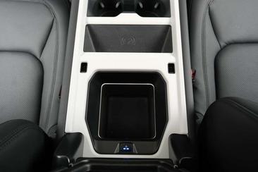 Land Rover Defender 110 D250 — photo 16