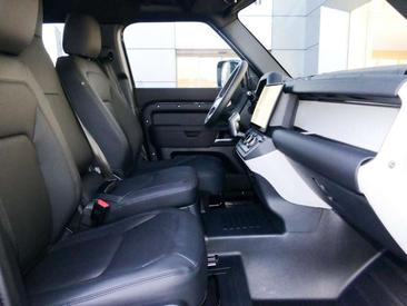 Land Rover Defender 110 D250 — photo 7