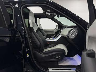 Land Rover Range Rover Sport SVR — photo 22
