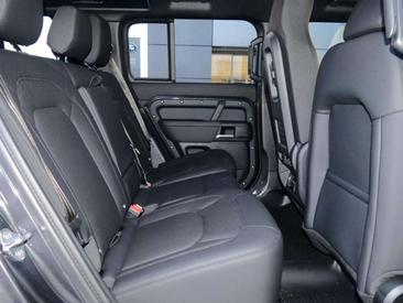 Land Rover Defender 110 D250 — photo 9