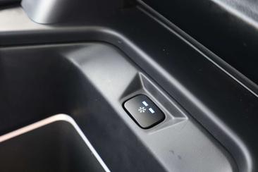 Land Rover Defender 110 P400e — photo 43