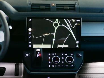 Land Rover Defender 110 D250 — photo 13