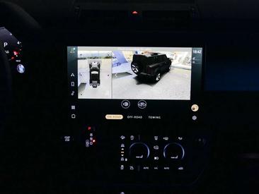 Land Rover Defender 110 D250 — photo 14
