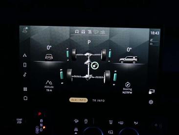 Land Rover Defender 110 D250 — photo 19