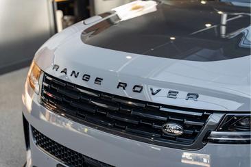 Land Rover Range Rover Sport SV — photo 8