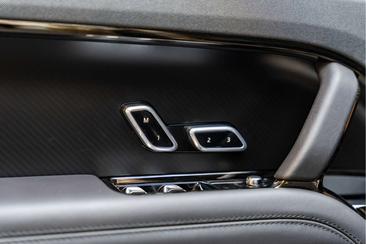 Land Rover Range Rover Sport SV — photo 27