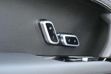 Land Rover Range Rover Sport P550e — photo 21