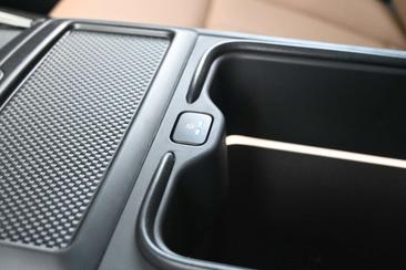 Land Rover Range Rover Sport P550e — photo 23