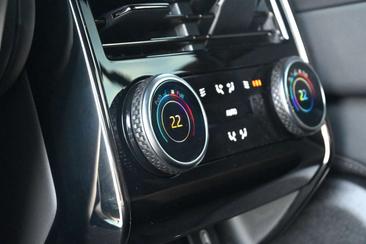 Land Rover Range Rover Sport P550e — photo 41