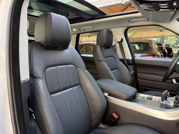 Land Rover Range Rover Sport D250 — photo 17