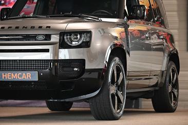 Land Rover Defender 110 P400e — photo 12