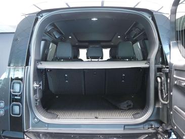 Land Rover Defender 110 D250 — photo 6